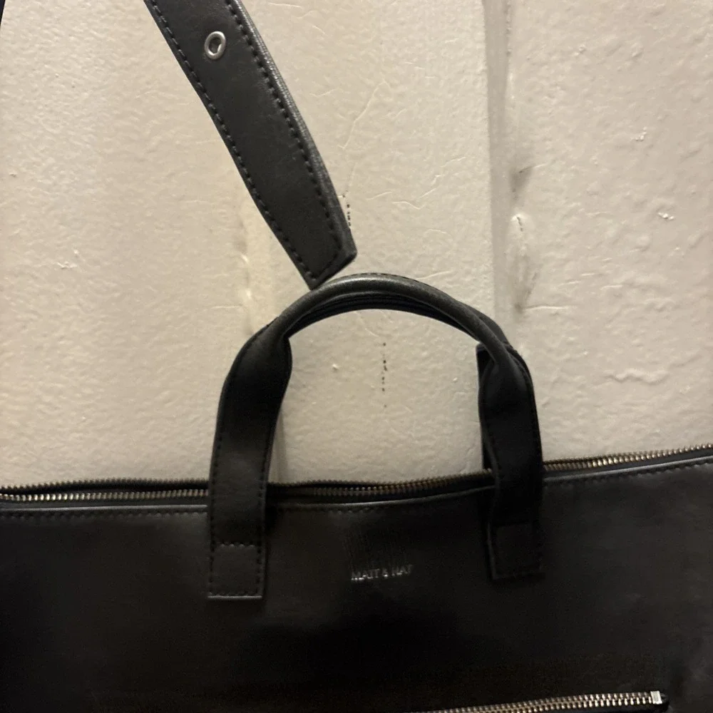 Matt And Nat Large Black Vegan Leather Tote Bag With Carrying Strap Euc‎